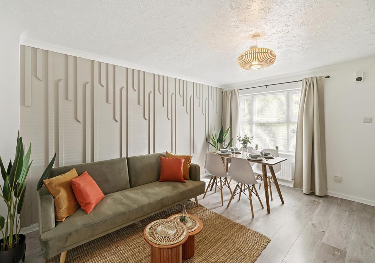 فيلا East London House Near Tube With Parking المظهر الخارجي الصورة