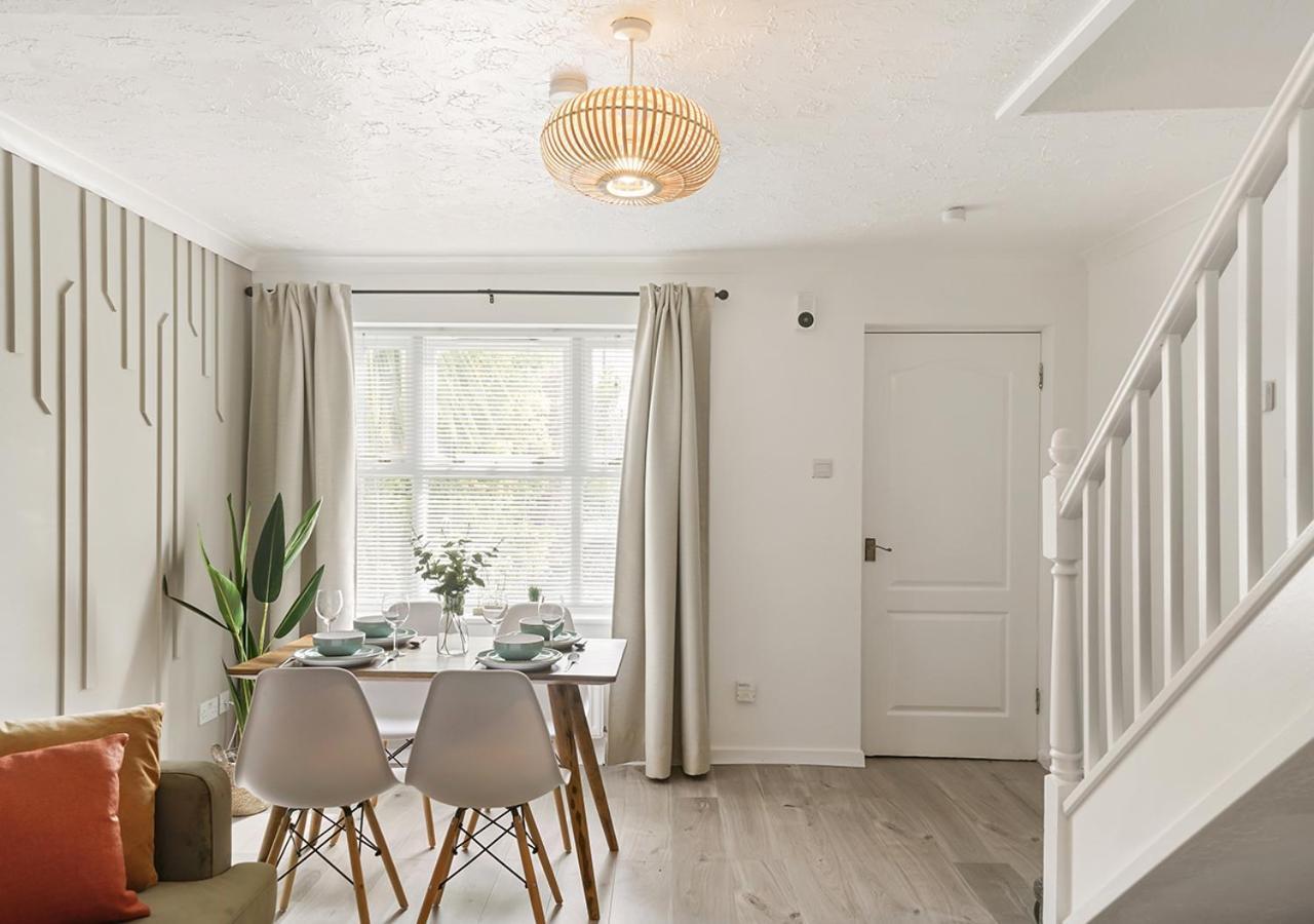 فيلا East London House Near Tube With Parking المظهر الخارجي الصورة