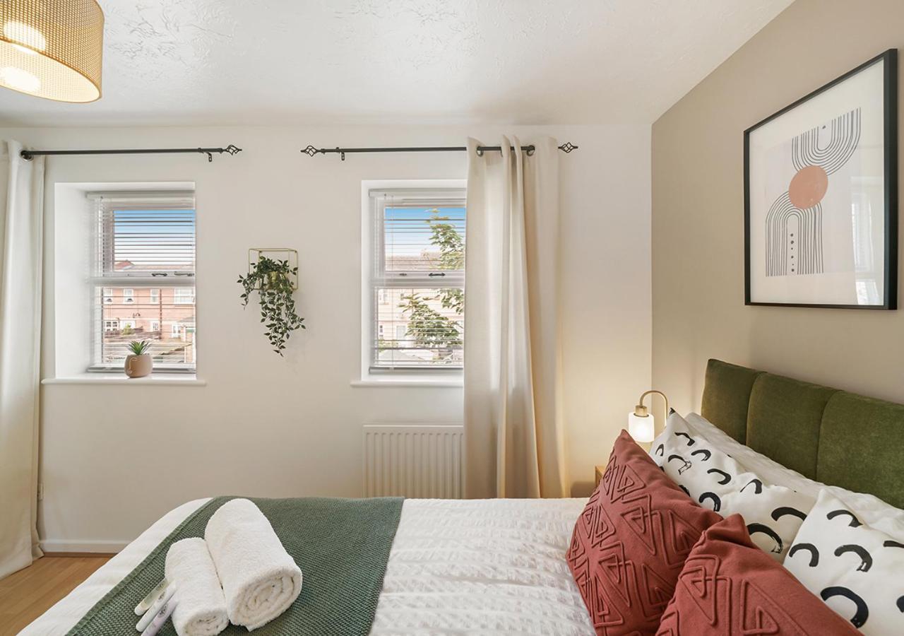 فيلا East London House Near Tube With Parking المظهر الخارجي الصورة
