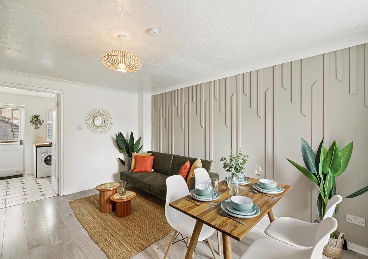 فيلا East London House Near Tube With Parking المظهر الخارجي الصورة