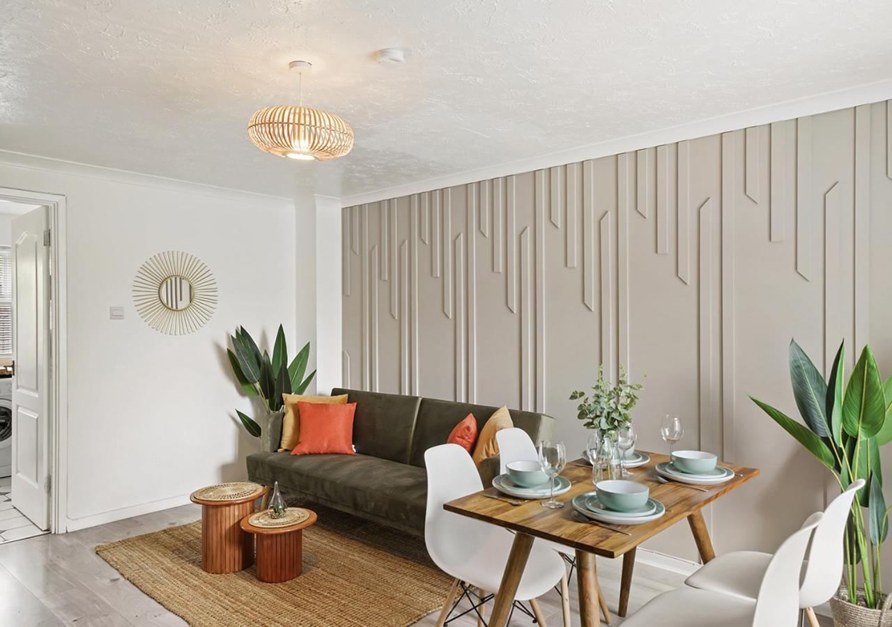 فيلا East London House Near Tube With Parking المظهر الخارجي الصورة